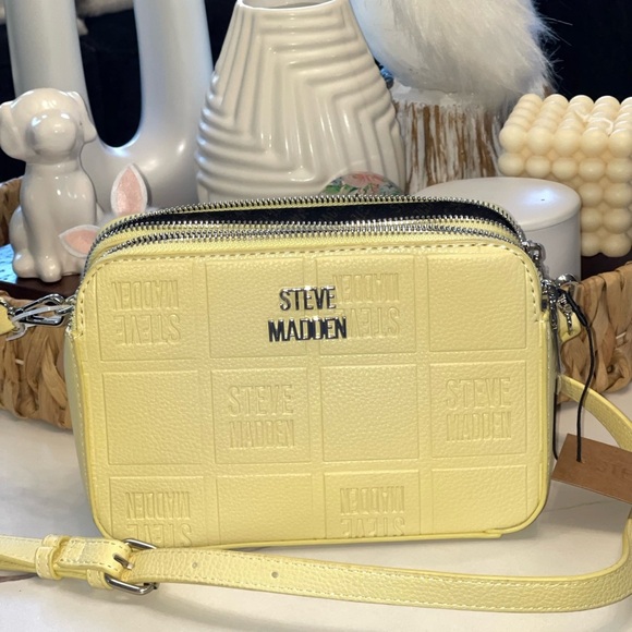 STEVE MADDEN BDaisy Crossbody Bag In Yellow - Picture 6 of 12